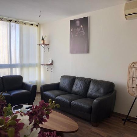 Sky Home Apartment Jabotinsky 8 Bat Yam Ngoại thất bức ảnh