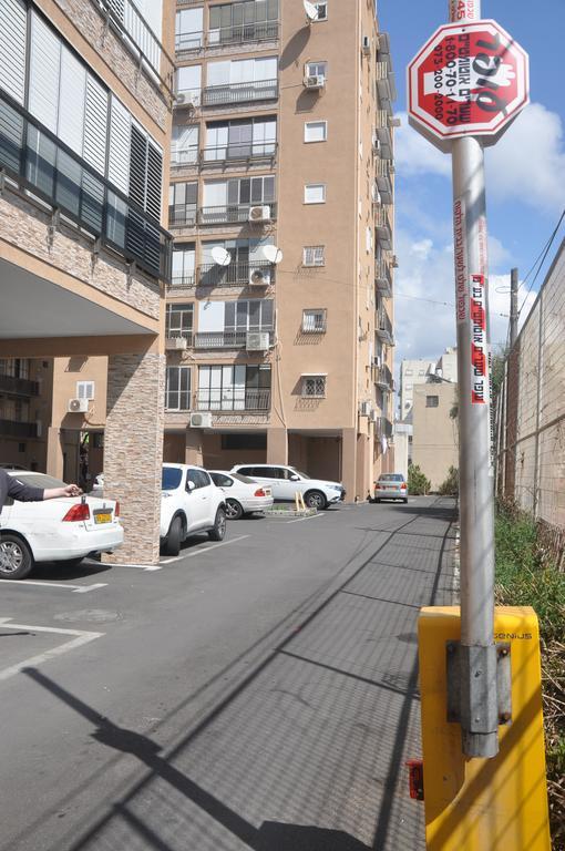 Sky Home Apartment Jabotinsky 8 Bat Yam Ngoại thất bức ảnh