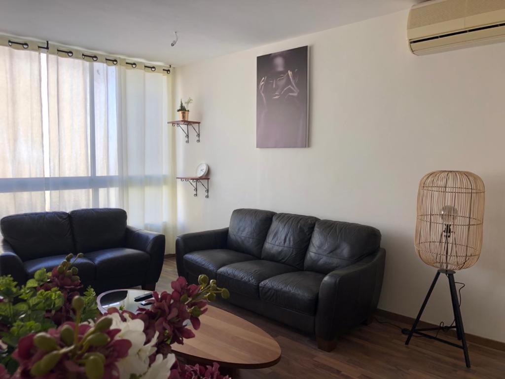 Sky Home Apartment Jabotinsky 8 Bat Yam Ngoại thất bức ảnh