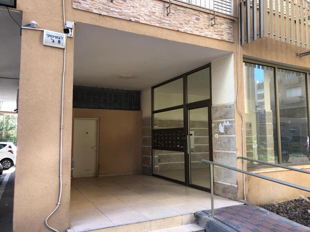 Sky Home Apartment Jabotinsky 8 Bat Yam Ngoại thất bức ảnh